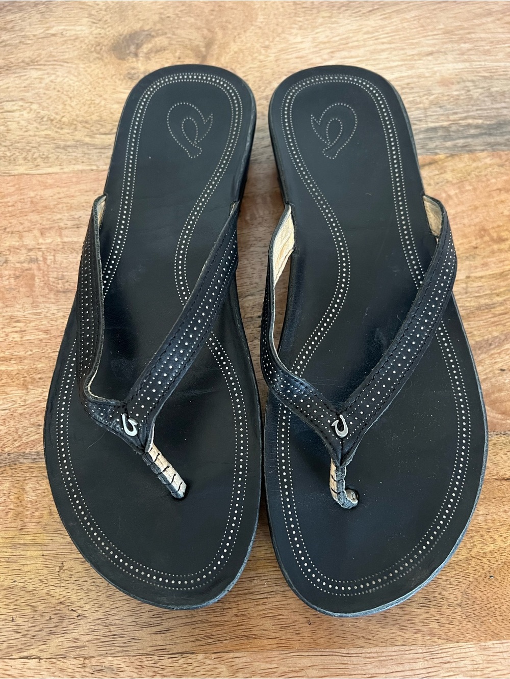 OluKai Woman's Ola Slip-On Leather Wedge Sandals Size 10